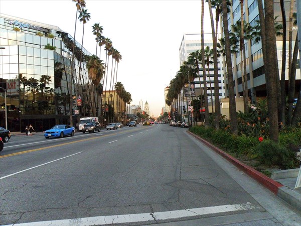 143-Голливудский бульвар